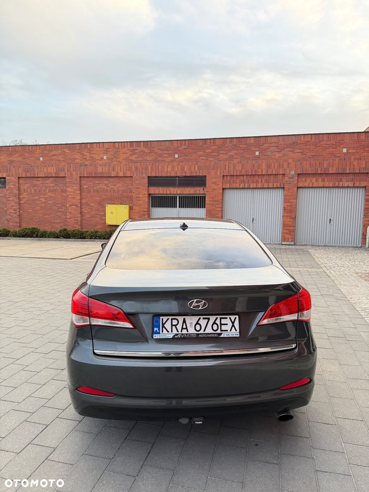 Hyundai i40 1.6 GDI Comfort + - 18