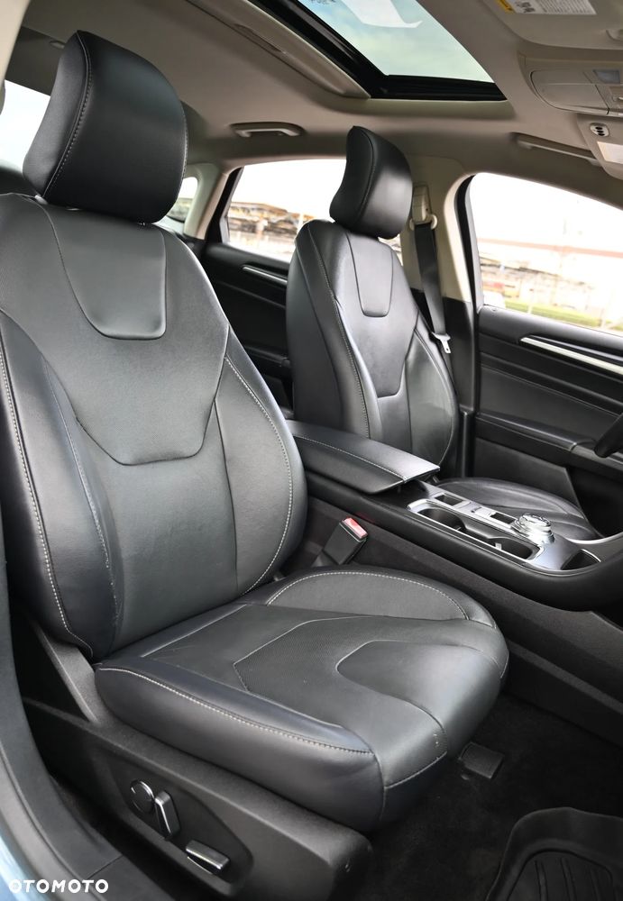 Ford Fusion 2.0 EcoBoost Titanium - 30