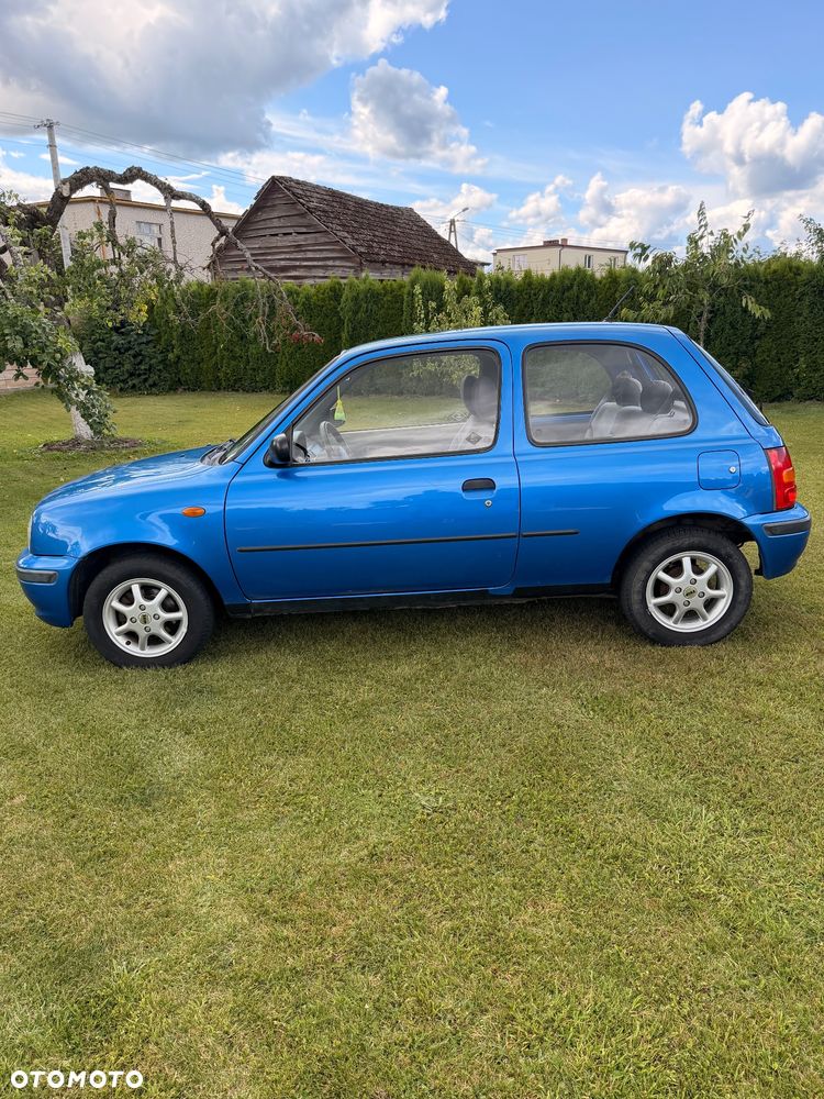 Nissan Micra 1.0 L - 4