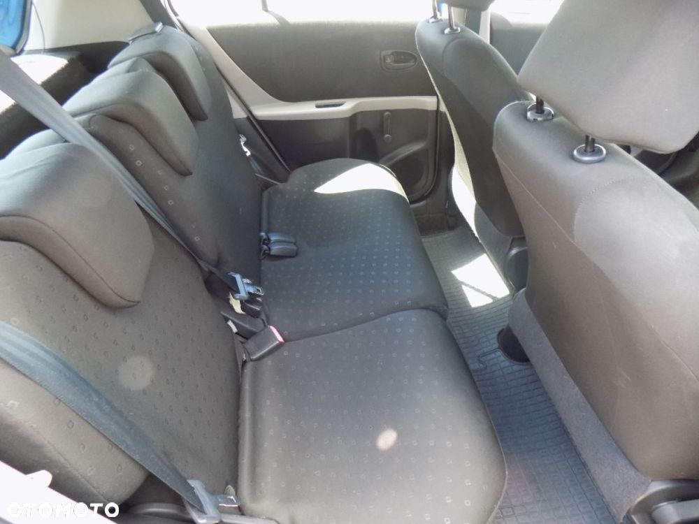 Toyota Yaris - 8