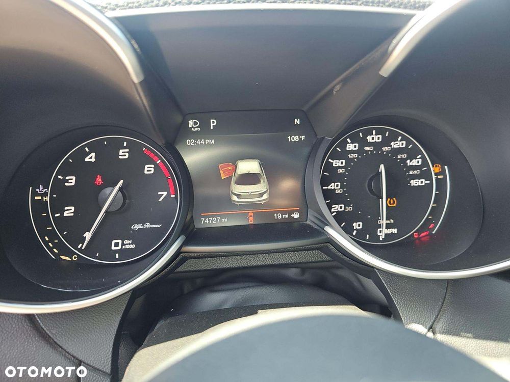 Alfa Romeo Giulia 2.0 Turbo - 12