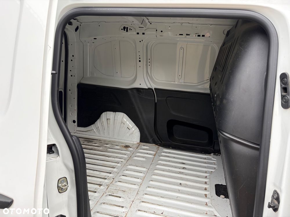 Peugeot Partner - 11