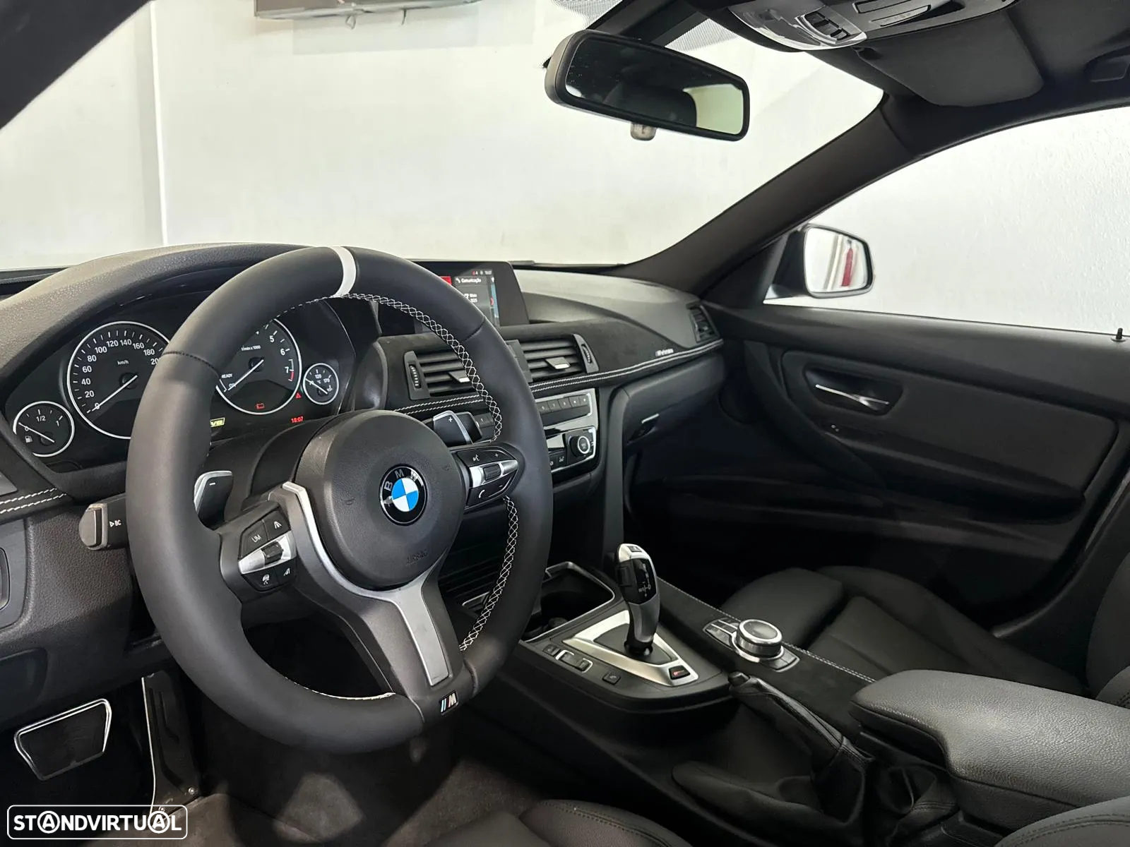 BMW 330 e iPerformance Pack M - 19