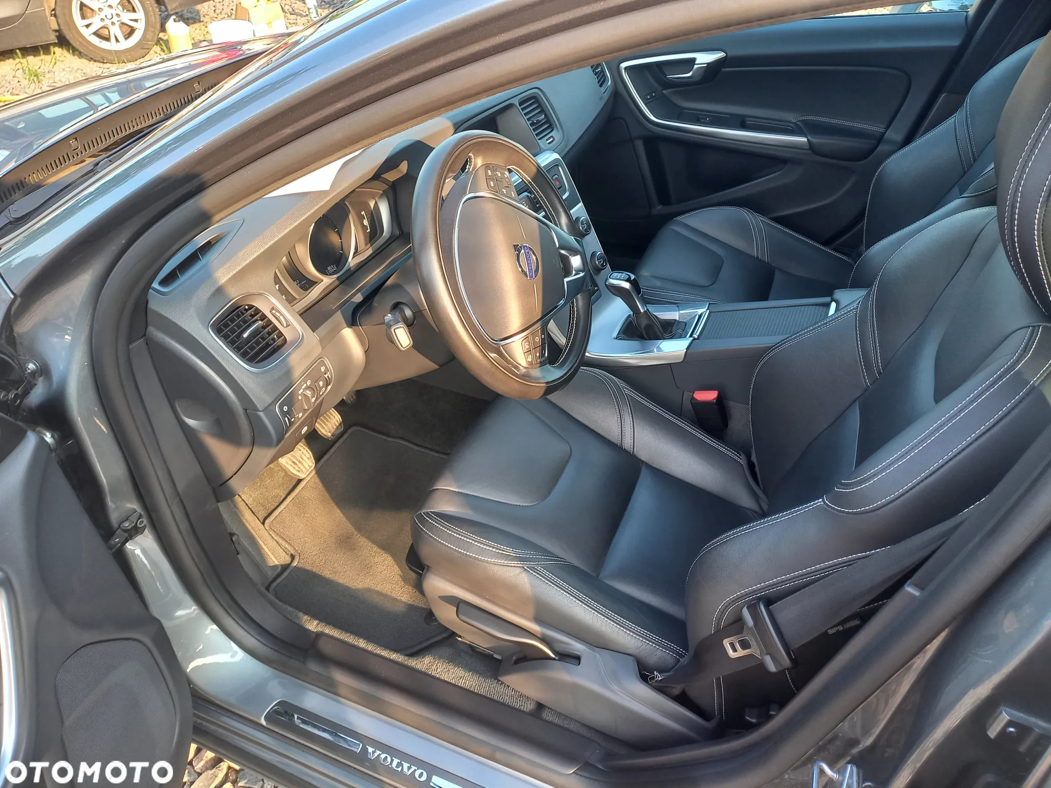 Volvo V60 D2 Drive-E Momentum - 15
