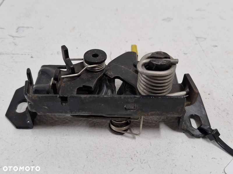 MERCEDES BENZ W176 ZAMEK MASKI A2468800460 - 2