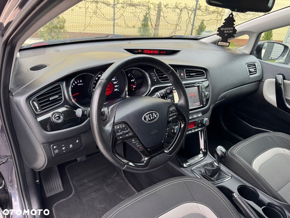 Kia Ceed 1.6 GDI ISG Dream-Team Edition - 19