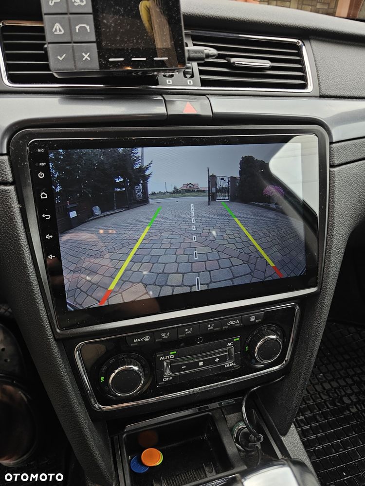 Skoda Superb 2.0 TDI Comfort DSG - 13