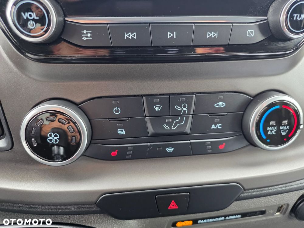 Ford Custom klima led hak ele fotele/szyba/lusterka tempomat kamera przebieg77936km rok2023 - 8