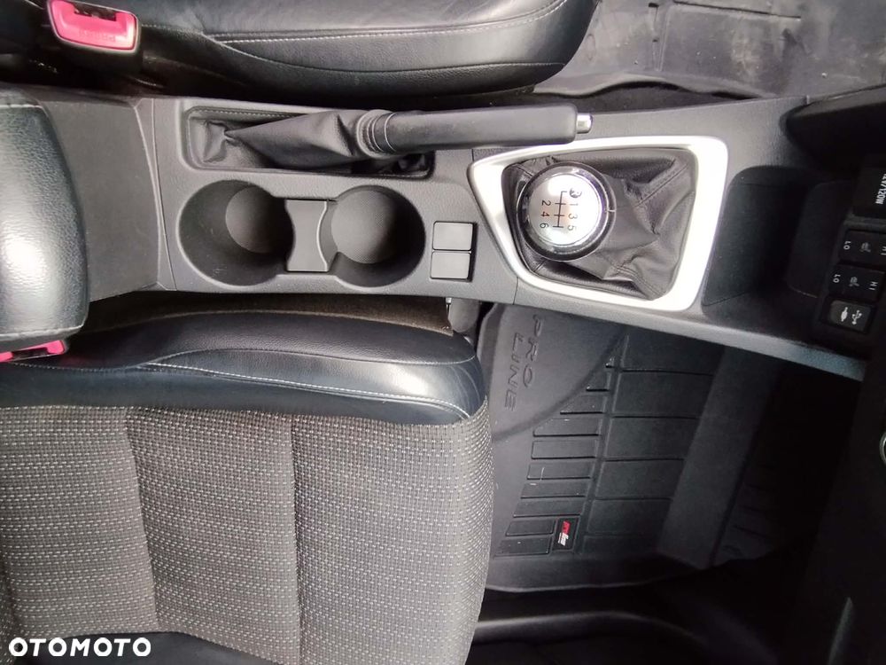 Toyota Auris 1.6 Dynamic - 5