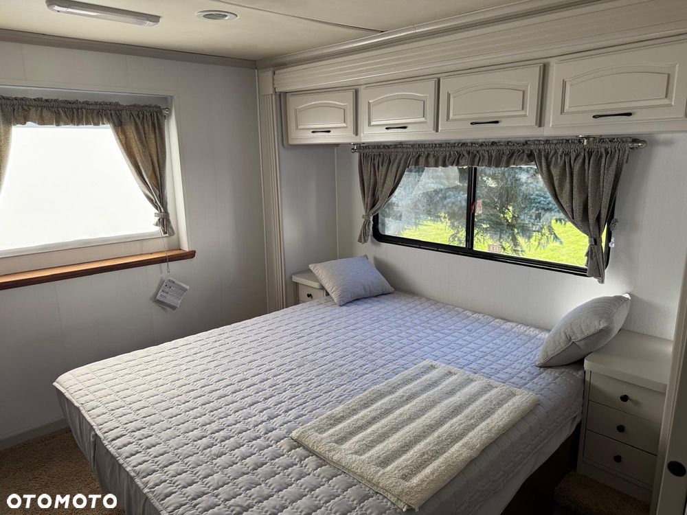 Ford Encounter by Coachmen - 14