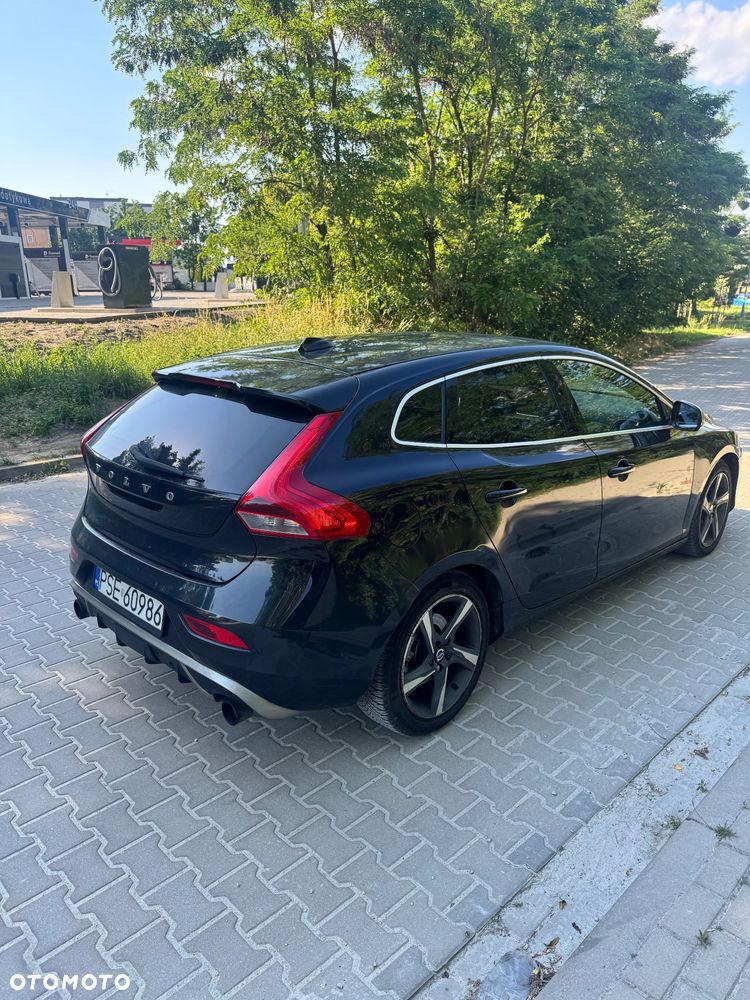 Volvo V40 D2 R-Design - 4