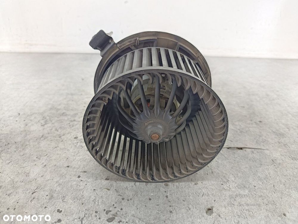 WENTYLATOR NAWIEWU, DMUCHAWA RENAULT CLIO III N1039920  GMVB85 VALEO 1.5 - 4