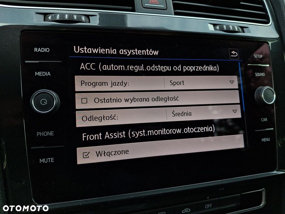 Volkswagen Golf VII 1.6 TDI BMT Comfortline - 18