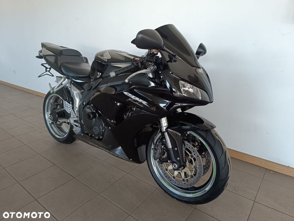 Honda CBR - 1