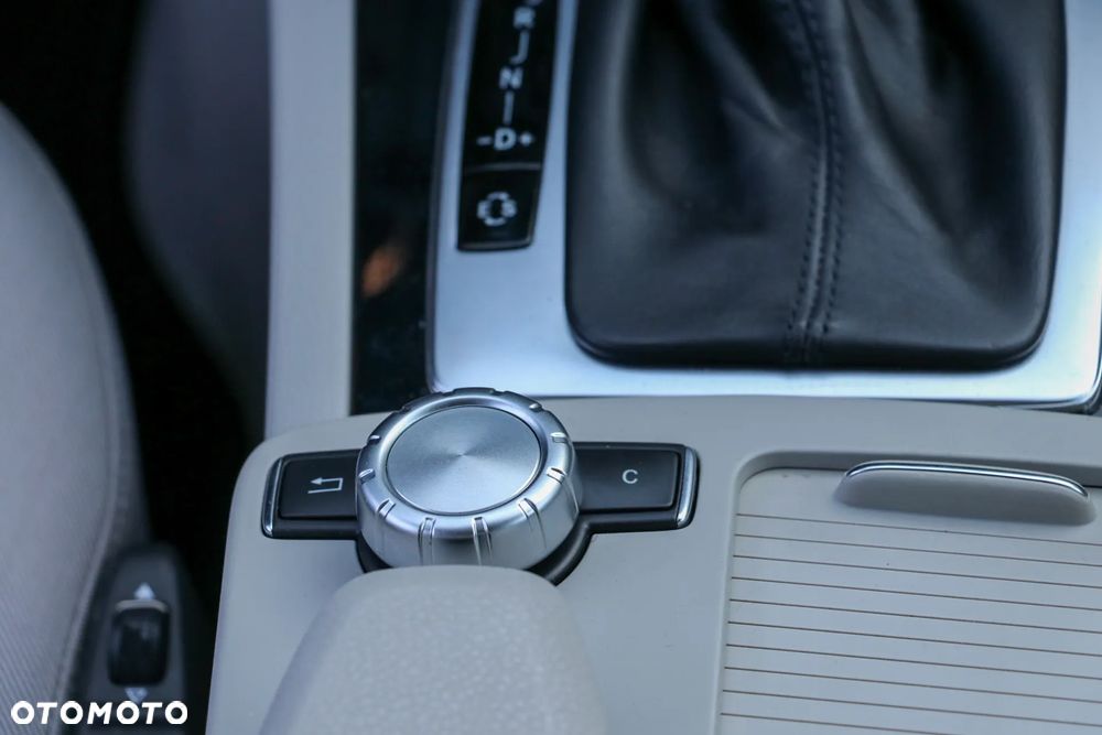 Mercedes-Benz Klasa C 200 CDI DPF Automatik Elegance - 38