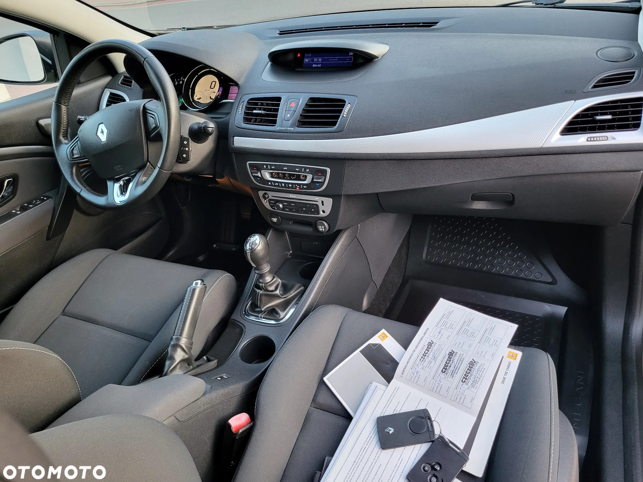 Renault Megane Grandtour ENERGY TCe 115 Start & Stop Bose Edition - 35