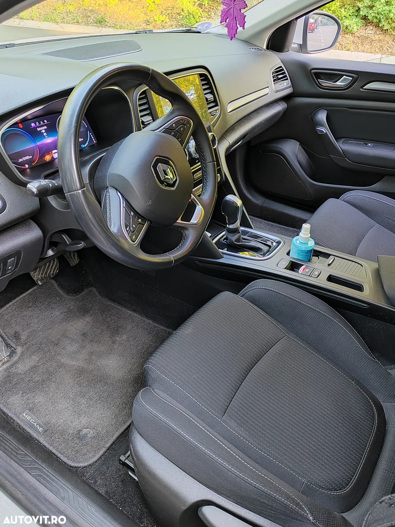 Renault Megane Grandtour E-TECH Plug-in 160 BUSINESS EDITION - 7