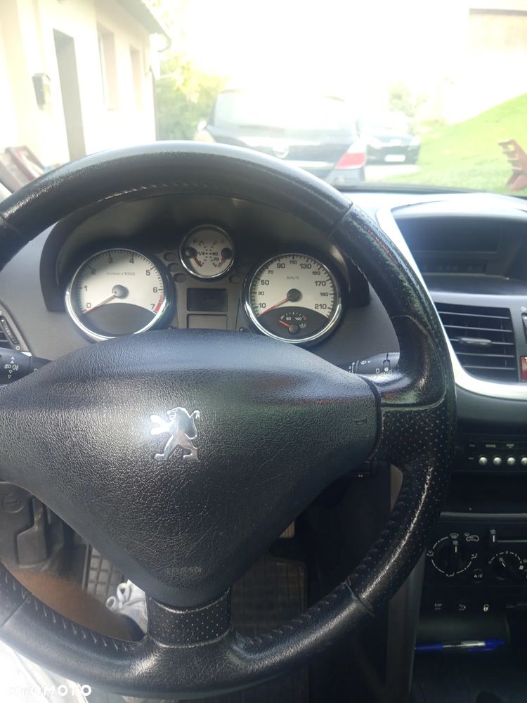 Peugeot 207 1.4 Presence - 9