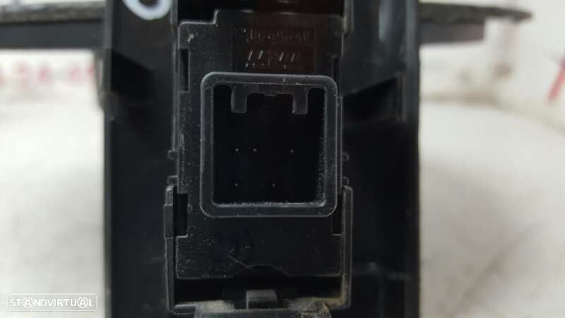 COMANDO DO ELEVADOR FRENTE DIREITO TOYOTA COROLLA VERSO (R1) 2.2 D-4D LUNA - 2