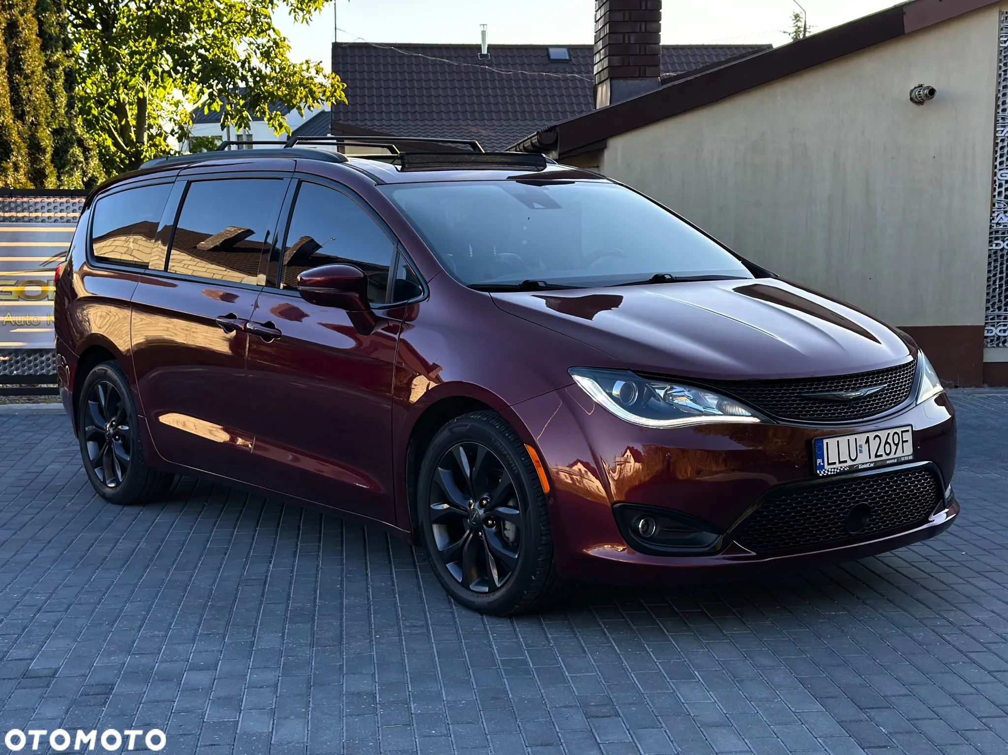 Chrysler Pacifica - 1