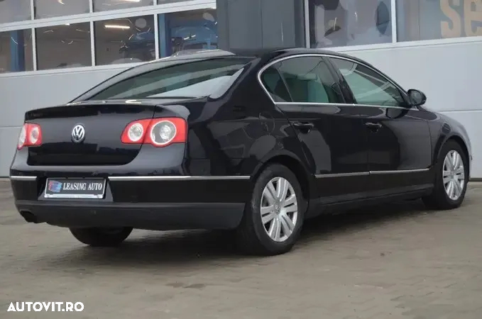 Volkswagen Passat 2.0 TDI DPF Blue TDI DSG Highline - 10