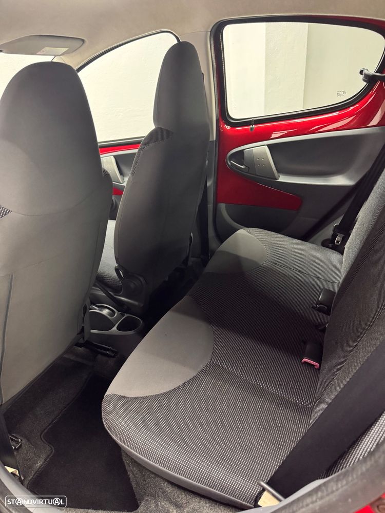 Peugeot 107 1.0 Urban - 11
