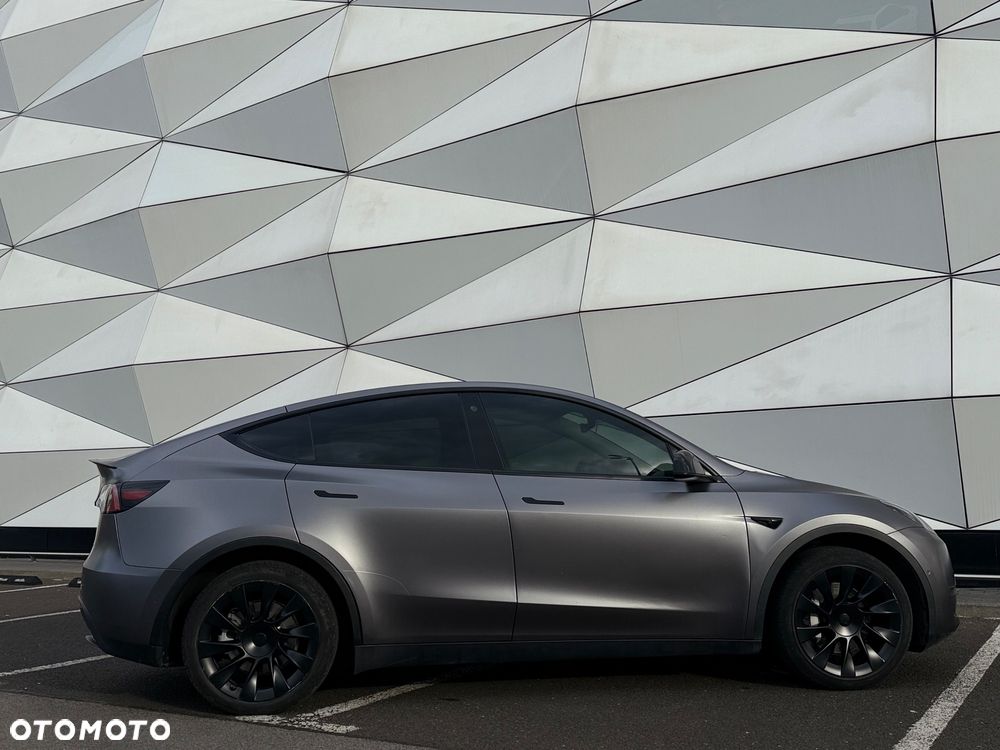 Tesla Y Model Long Range Dual Motor AWD - 11