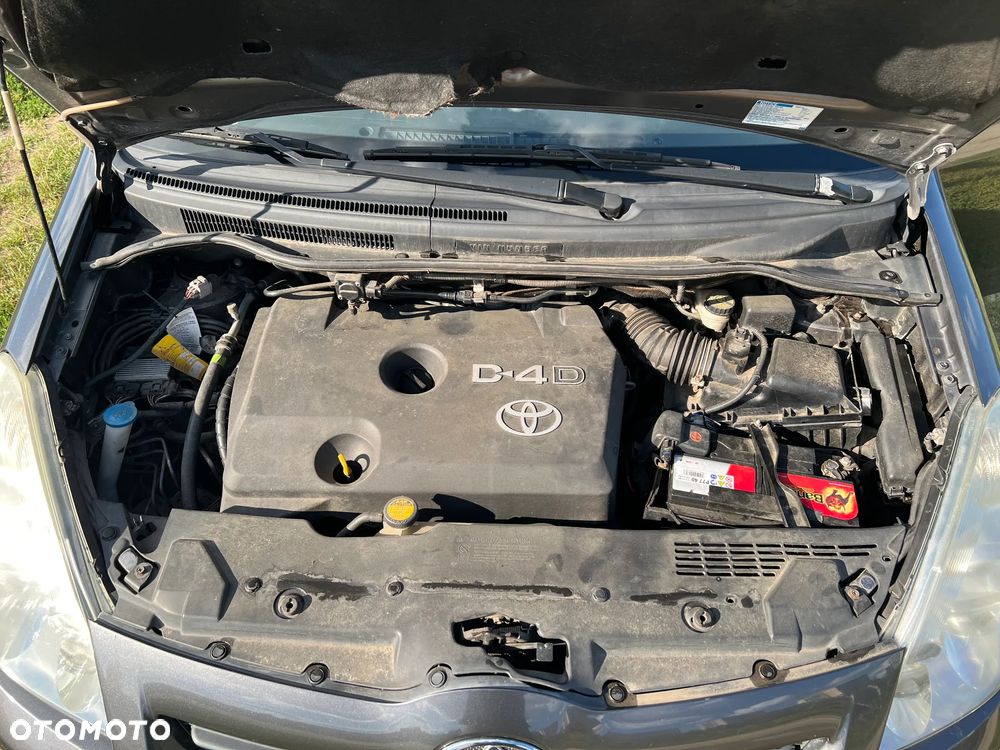Toyota Corolla Verso 2.2 D-4D - 21