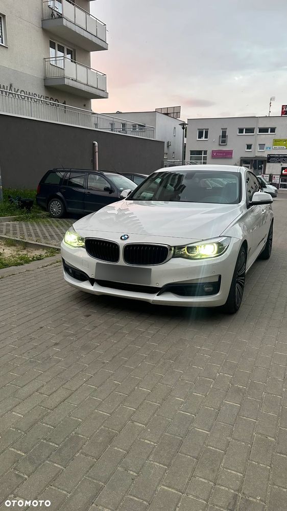 BMW Seria 3 320i xDrive - 13