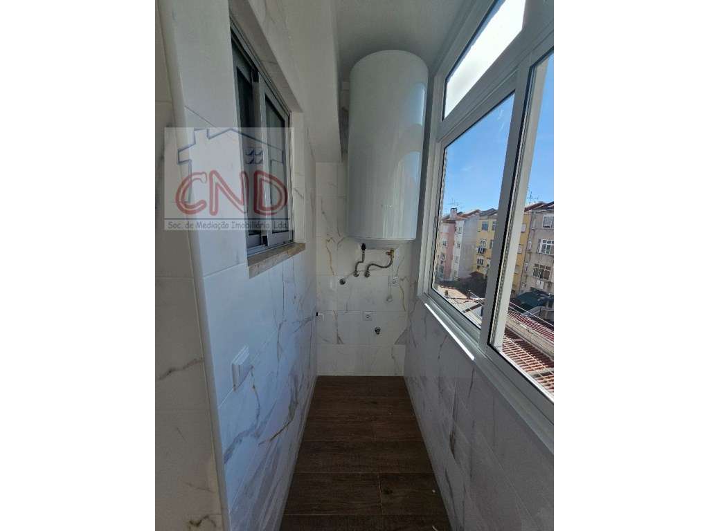 Amadora- Venteira T2 para arrendar 1.100 Euros Mês - Grande imagem: 3/20