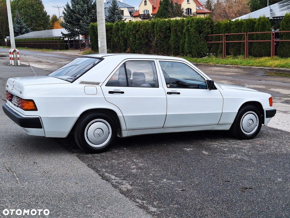 Mercedes-Benz W201 (190) - 22