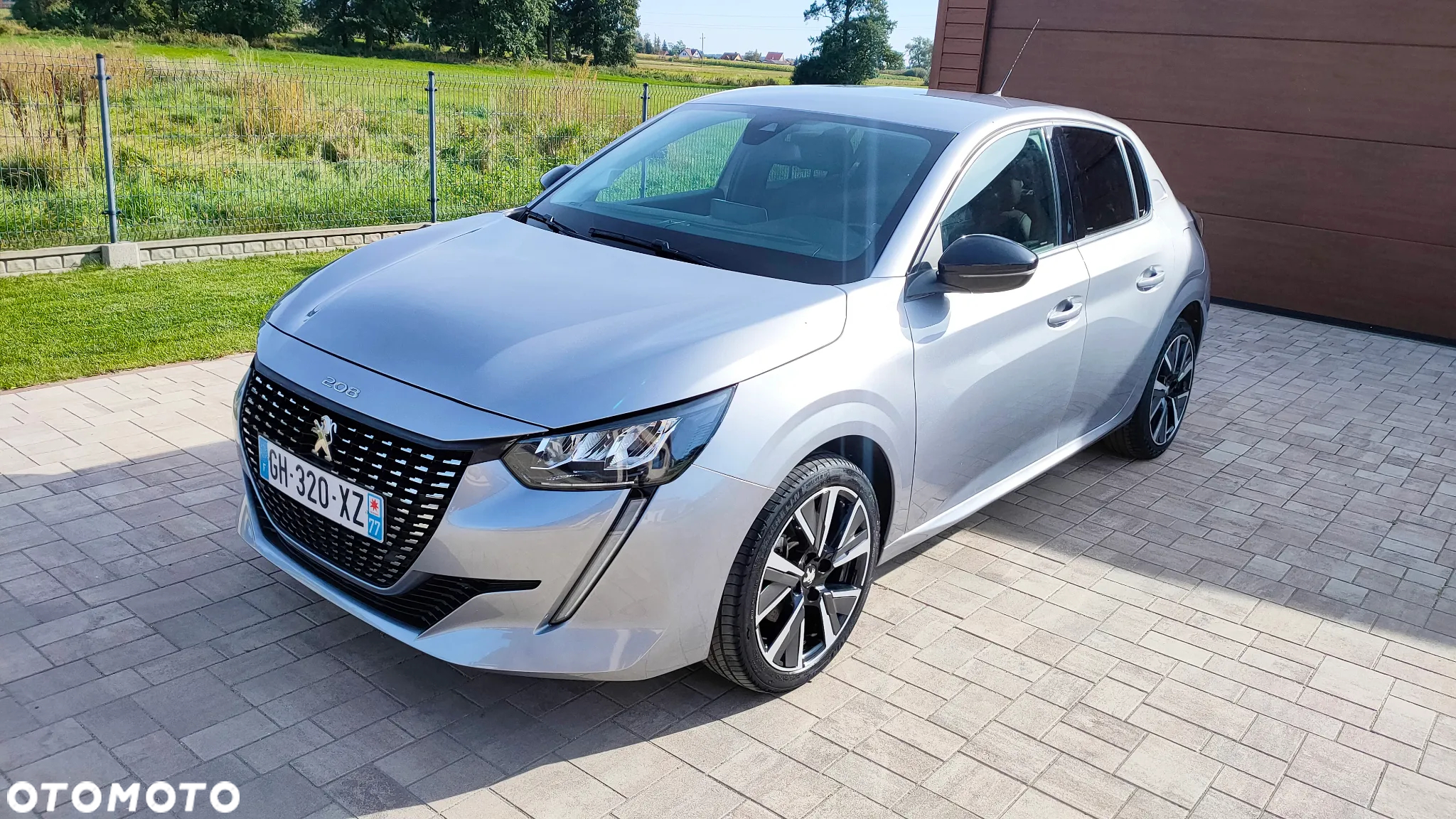 Peugeot 208 PureTech 100 Allure - 9