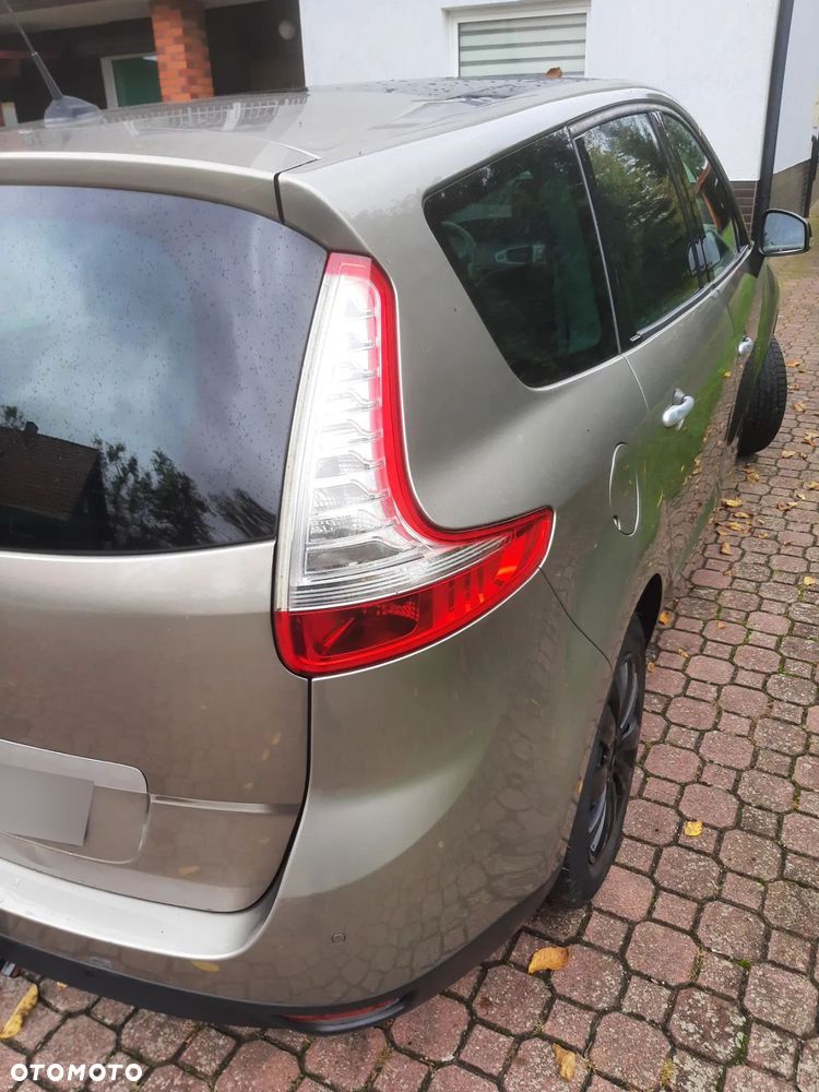 Renault Grand Scenic - 20