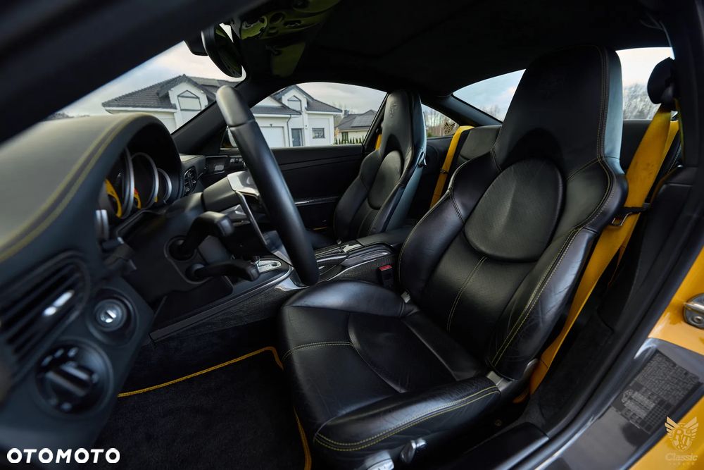 Porsche 911 - 32