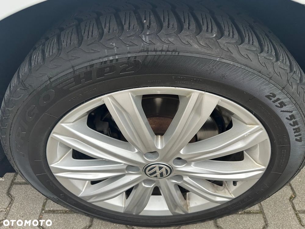 Volkswagen Touran - 37