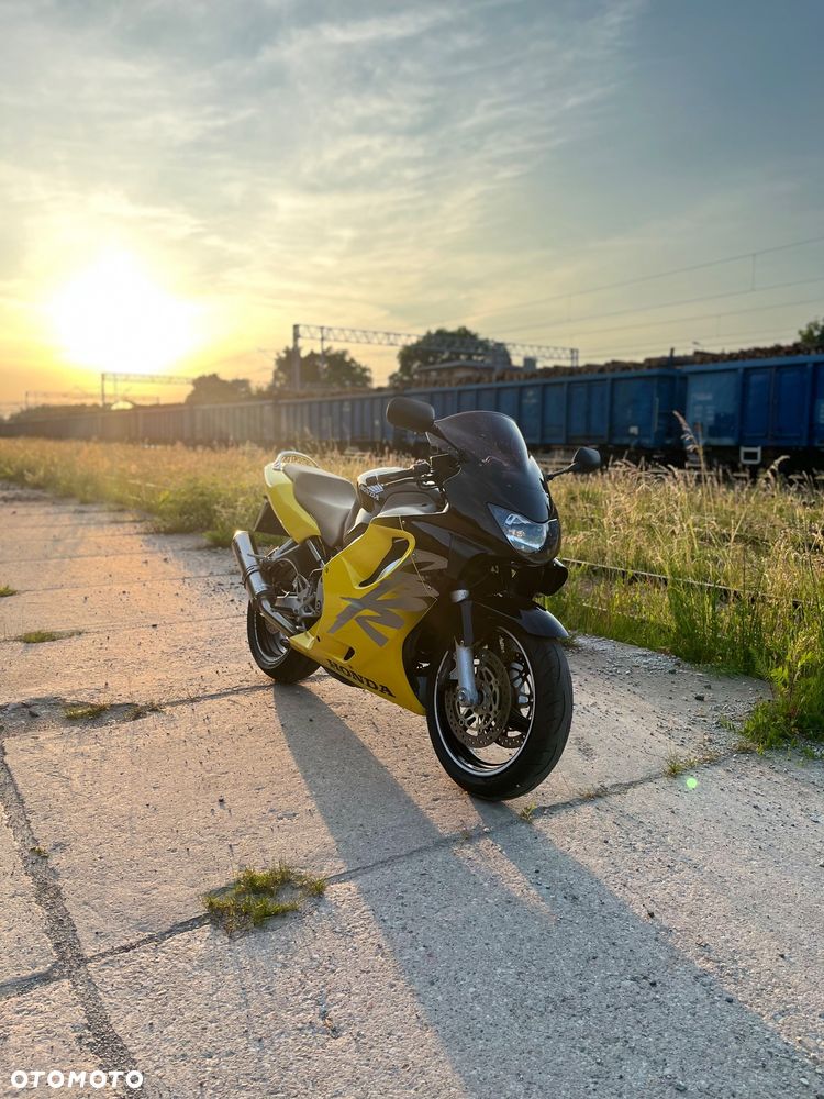 Honda CBR - 15