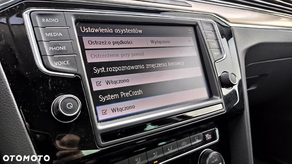 Volkswagen Passat - 27