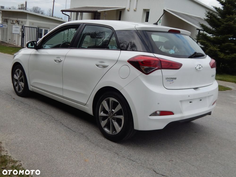 Hyundai i20 1.2 BlueDrive Comfort - 11