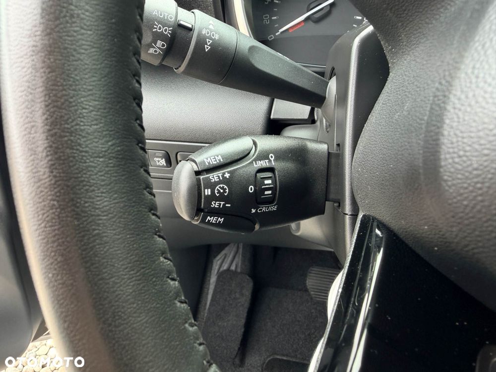 Citroën C3 Aircross 1.2 PureTech Shine S&S EAT6 - 25