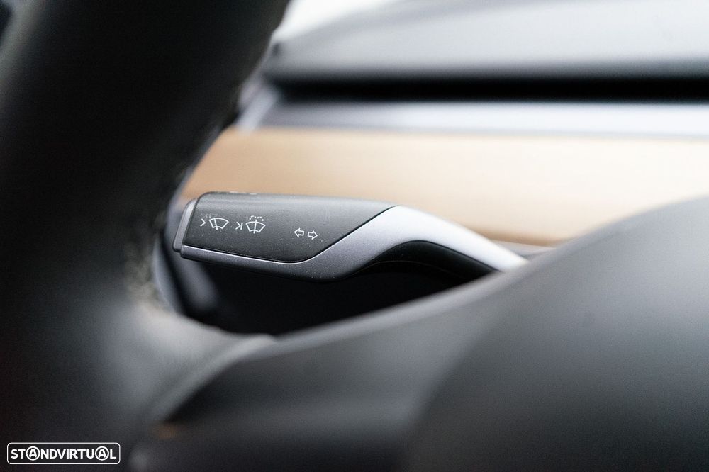 Tesla Model 3 Long-Range Dual Motor AWD - 33