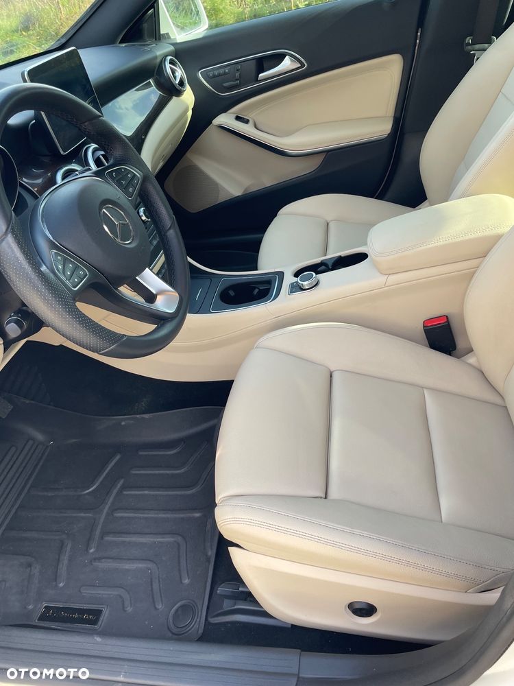 Mercedes-Benz CLA 250 4-Matic AMG Line - 30