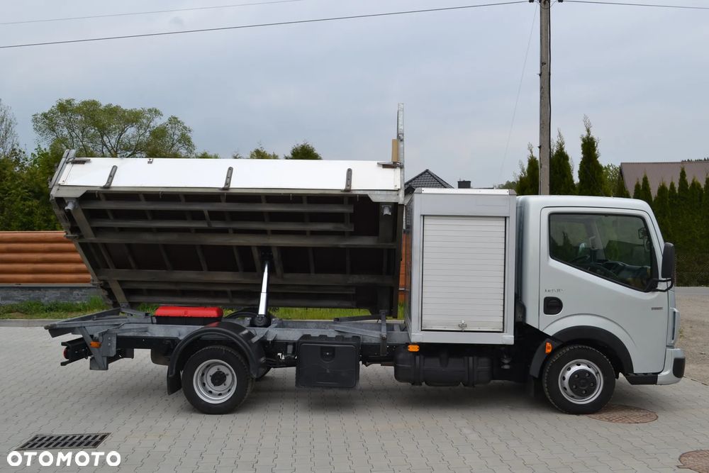Renault Maxity - 19