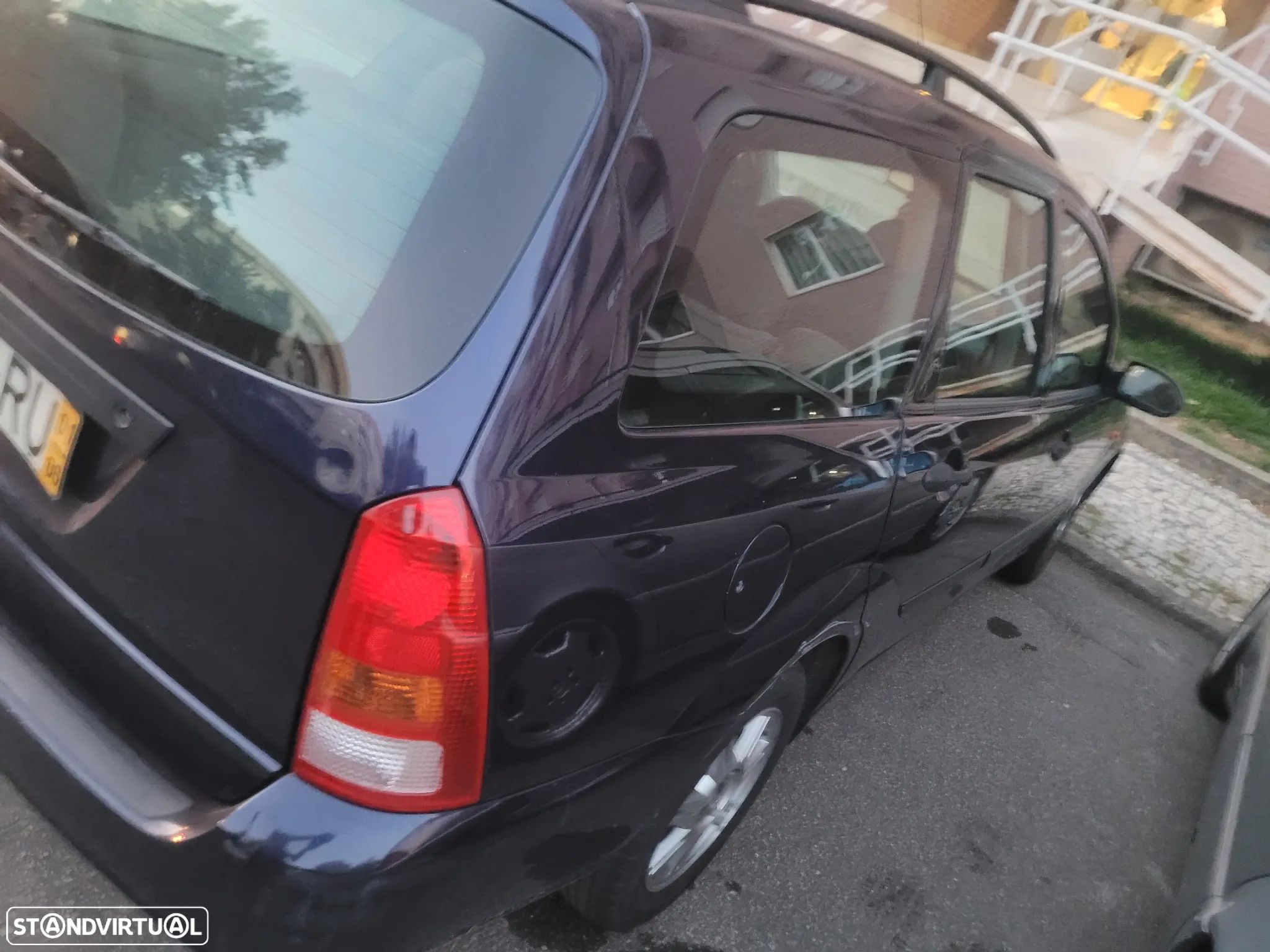 Ford Focus SW 1.4 Ambiente - 1