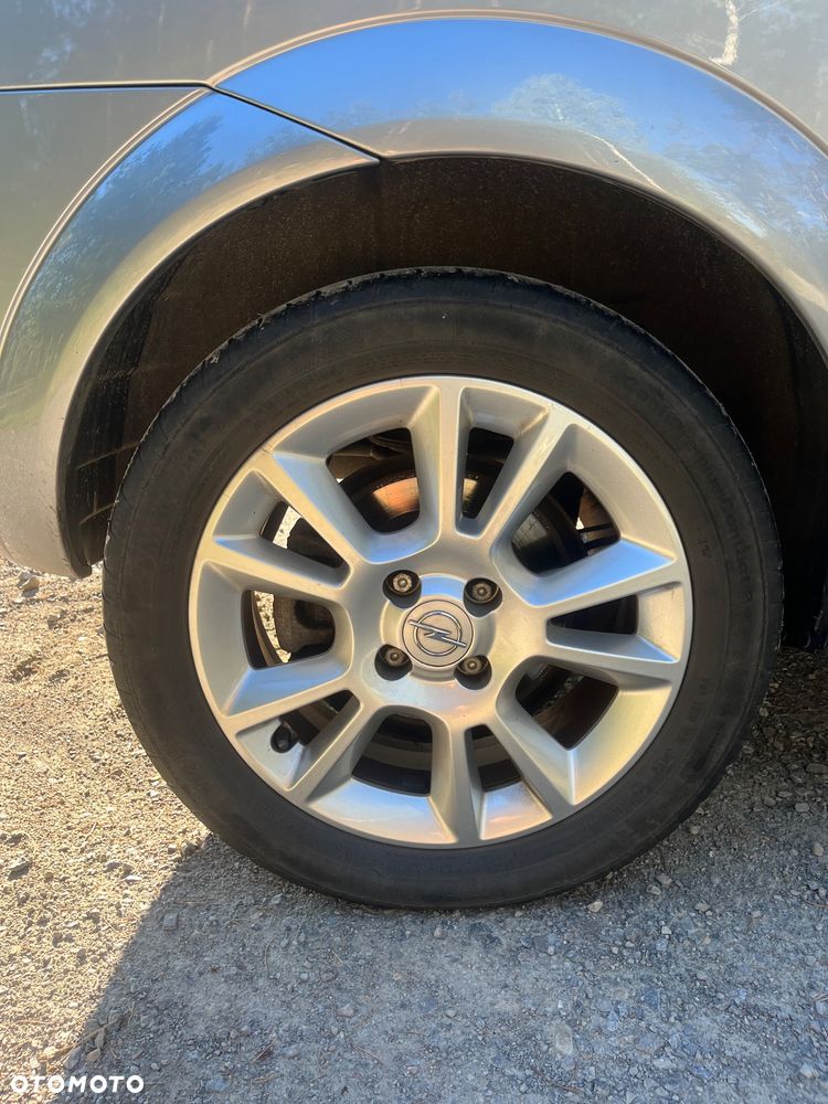 Opel Meriva 1.6 Essentia - 8