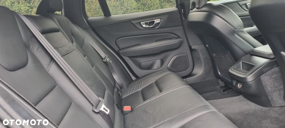 Volvo V60 D3 Momentum Pro - 17