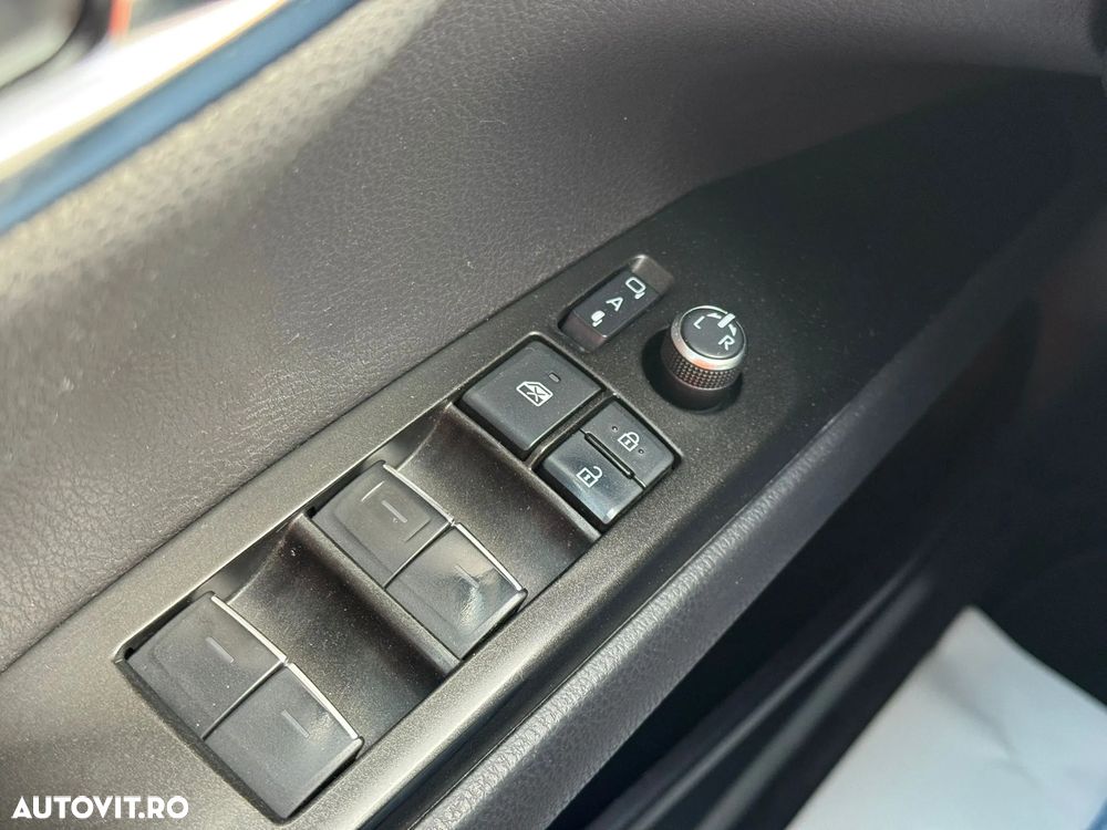 Toyota Camry 2.5 Dynamic - 27