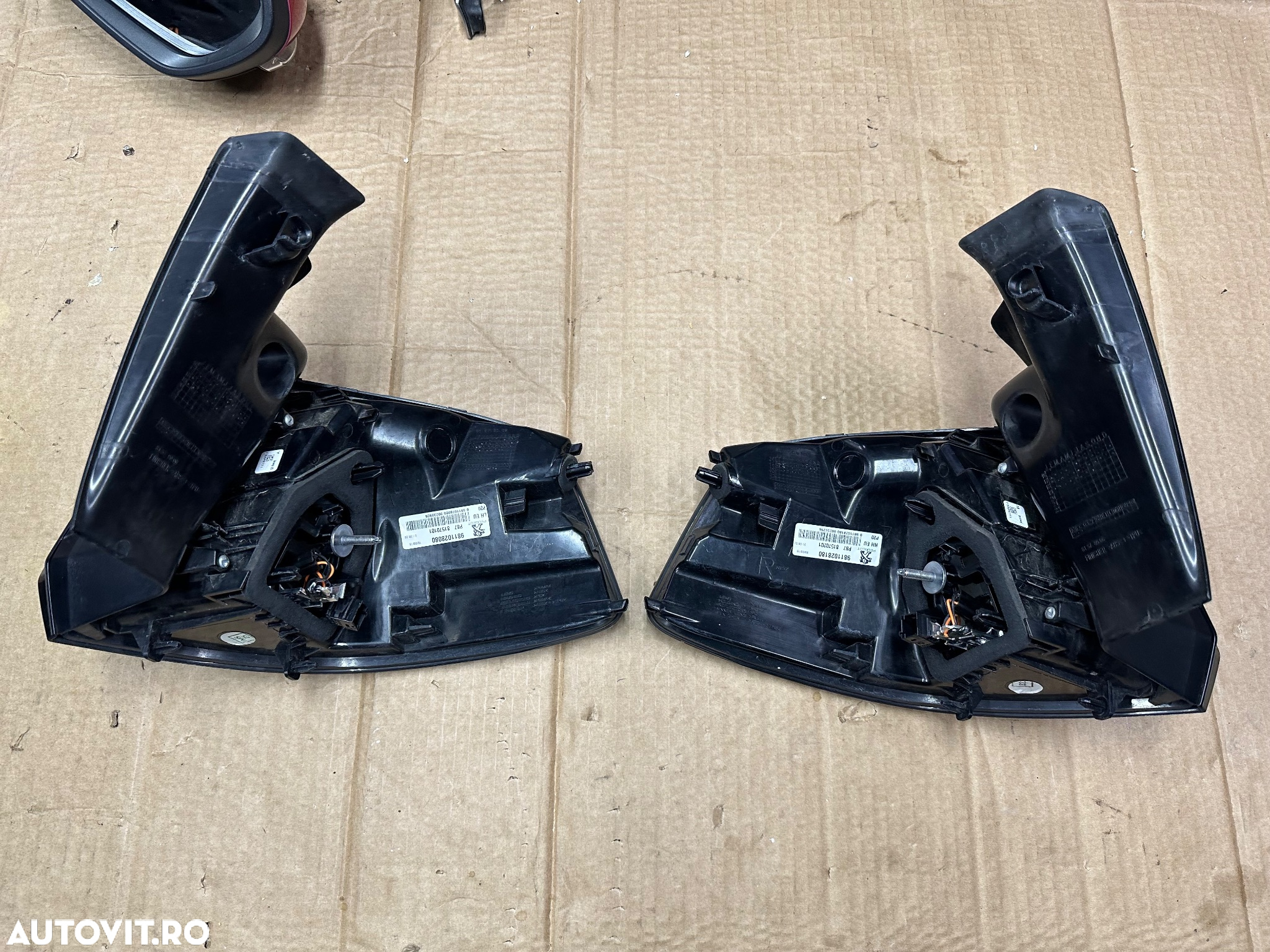 Stop complet stanga sau dreapta PEUGEOT 5008 an 2019 cod 9811028080 si 9811028180 - 5