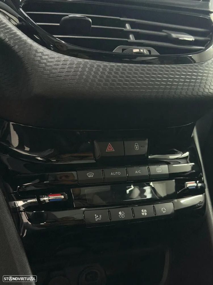Peugeot 2008 1.2 PureTech Crossway - 17