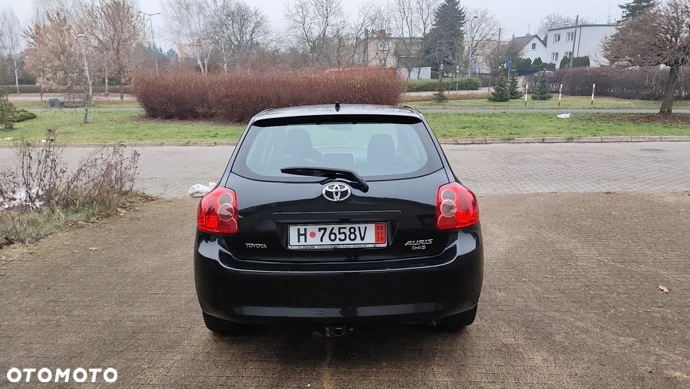 Toyota Auris 2.2 D-4D D-CAT - 21