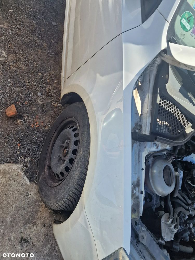 Błotnik  prawy  przód  skoda  octavia  III  w  kolorze  LF9E - 2